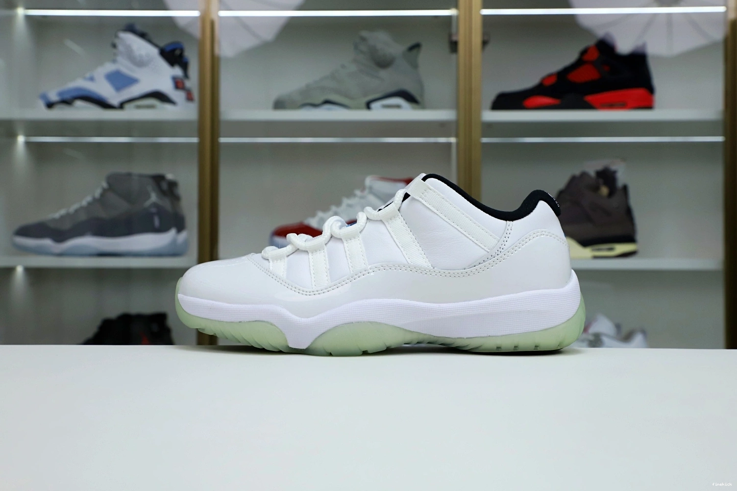 LOW BLUE RETRO JORDAN 11 LEGEND AIR 0216